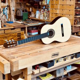 Gitarr ”Tradicional”,  #305, 2025 Till salu